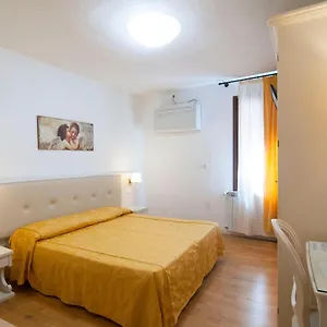 Ai Tolentini , Venedik İtalya