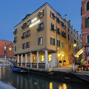 Arlecchino 3*, Venedik İtalya